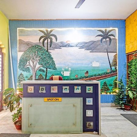 Spot On 81220 New Asha Hotel Puri Buitenkant foto